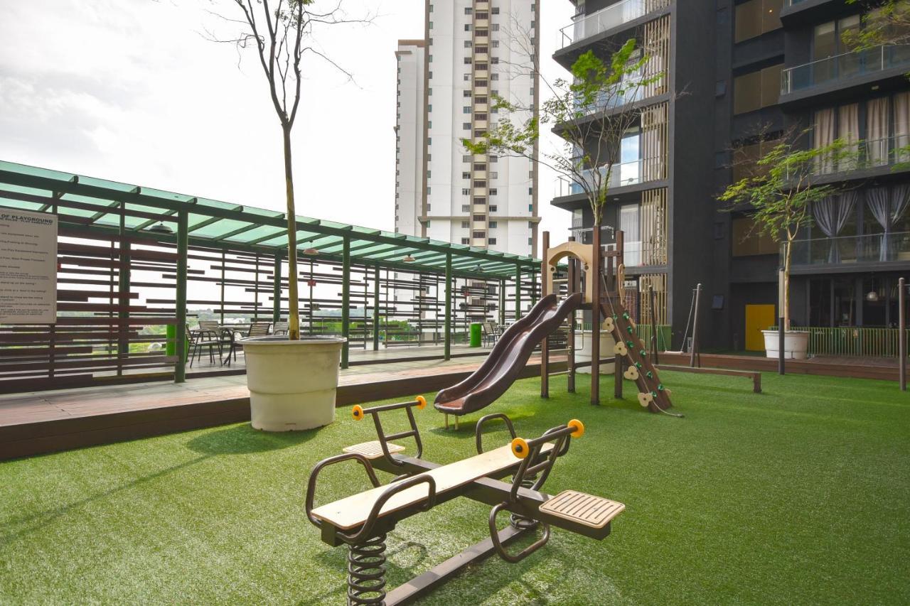 Cube 8Teens By Nest Home Johor Bahru Exterior foto